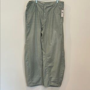 Anthropologie Pilcro Barrel-leg Light Green Pants size 34